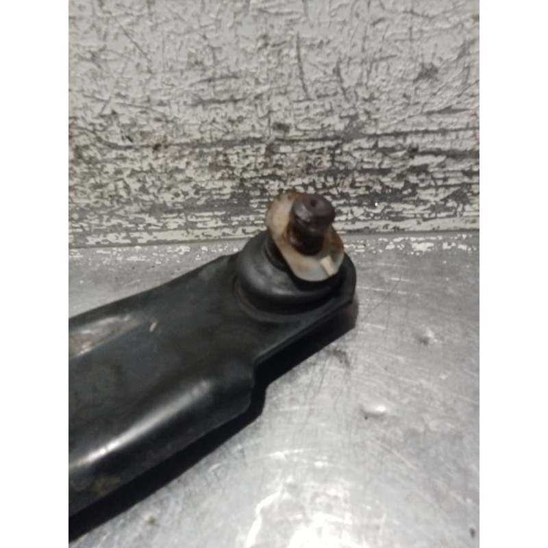 Recambio de brazo suspension inferior delantero izquierdo para nissan micra iii (k12) 1.5 dci referencia OEM IAM   
