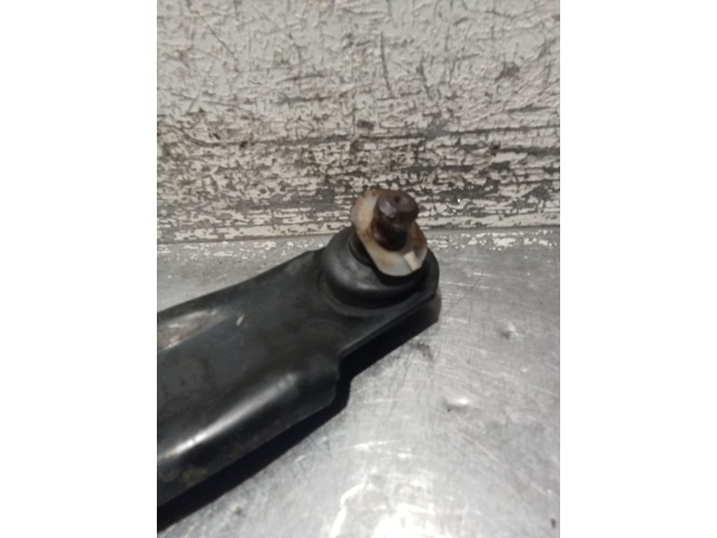Recambio de brazo suspension inferior delantero izquierdo para nissan micra iii (k12) 1.5 dci referencia OEM IAM   