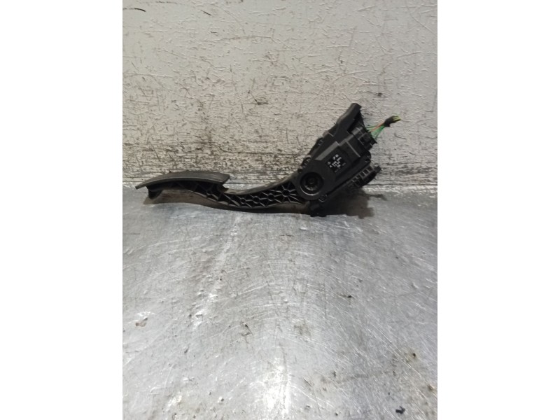 Recambio de potenciometro pedal para mercedes-benz clase a (w176) a 180 cdi blueefficiency (176.012) referencia OEM IAM A246300 