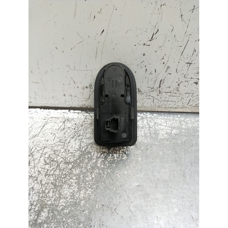 Recambio de mando elevalunas delantero izquierdo para peugeot 407 coupé (6c_) 2.7 hdi referencia OEM IAM 96588274XT 3P 53269706 