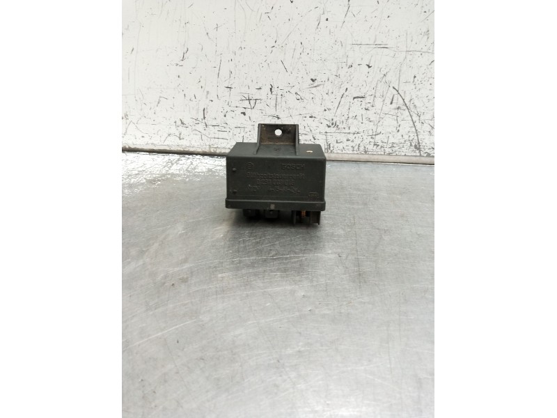 Recambio de caja precalentamiento para peugeot 407 coupé (6c_) 2.7 hdi referencia OEM IAM 0281003018  