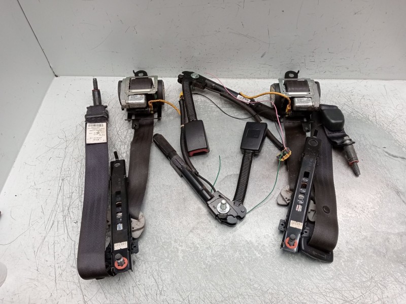 Recambio de juego cinturones delantero para kia sportage ii (je_, km_) 2.0 crdi referencia OEM IAM  5P 