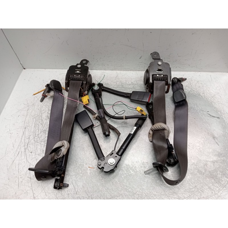 Recambio de juego cinturones delantero para kia sportage ii (je_, km_) 2.0 crdi referencia OEM IAM  5P 