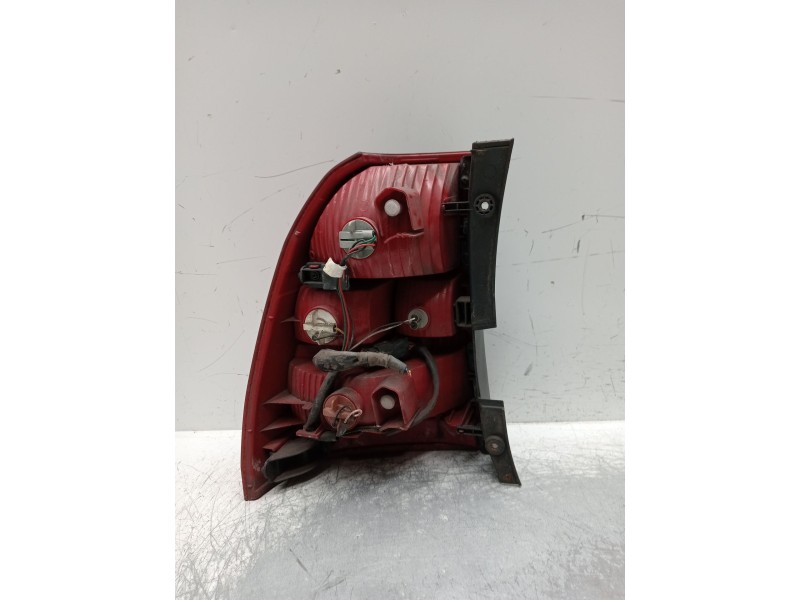 Recambio de piloto trasero derecho para kia sportage ii (je_, km_) 2.0 crdi referencia OEM IAM   