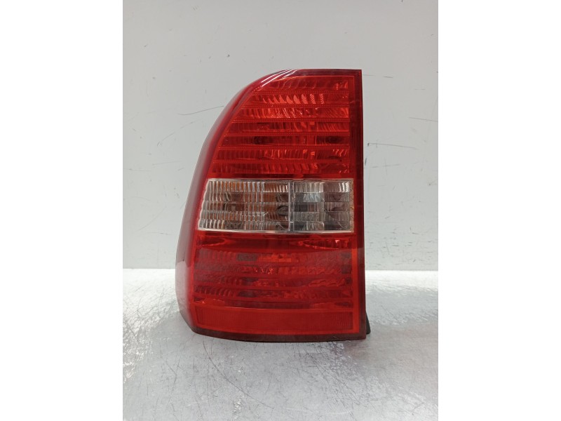 Recambio de piloto trasero izquierdo para kia sportage ii (je_, km_) 2.0 crdi referencia OEM IAM   