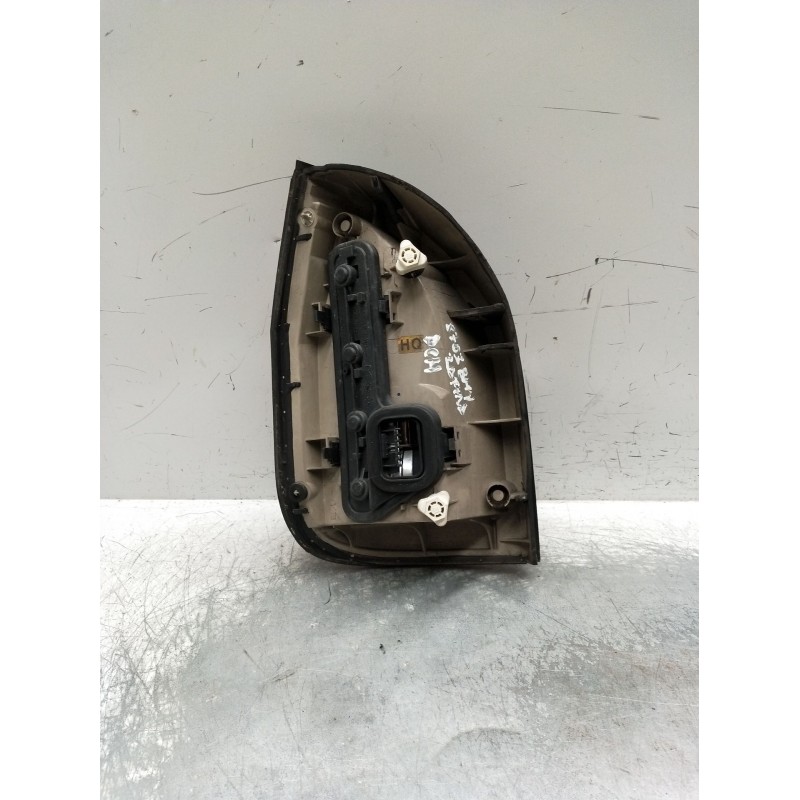 Recambio de piloto trasero derecho para opel zafira a monospace (t98) 2.0 dti 16v (f75) referencia OEM IAM   