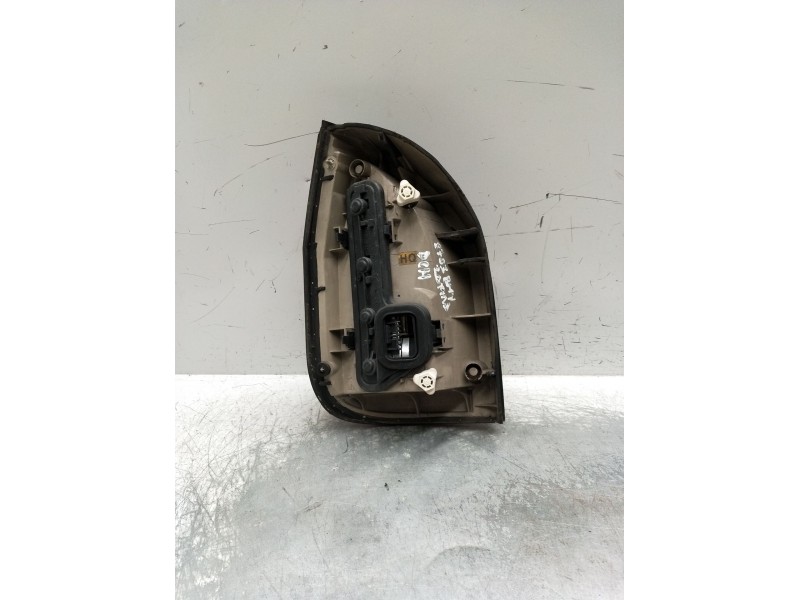 Recambio de piloto trasero derecho para opel zafira a monospace (t98) 2.0 dti 16v (f75) referencia OEM IAM   