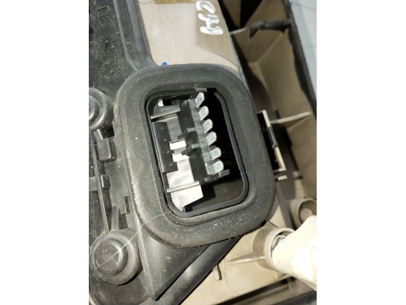 Recambio de piloto trasero derecho para opel zafira a monospace (t98) 2.0 dti 16v (f75) referencia OEM IAM   