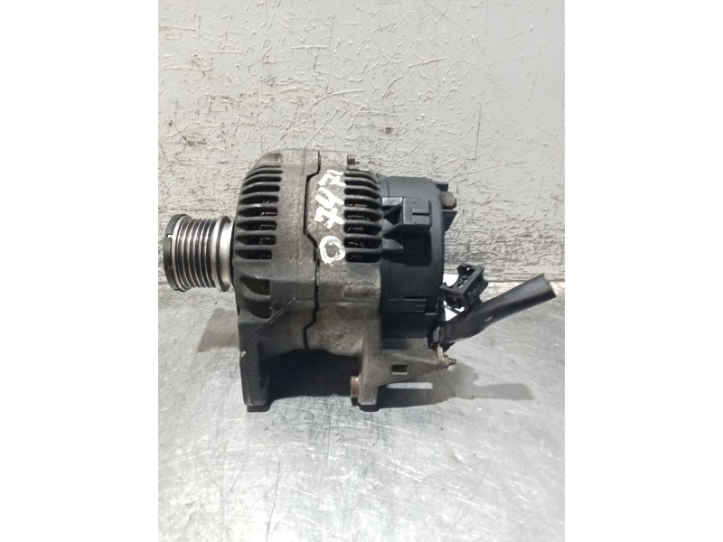 Recambio de alternador para seat ibiza ii (6k1) 1.9 tdi referencia OEM IAM 0123320038 028903028 BOSCH