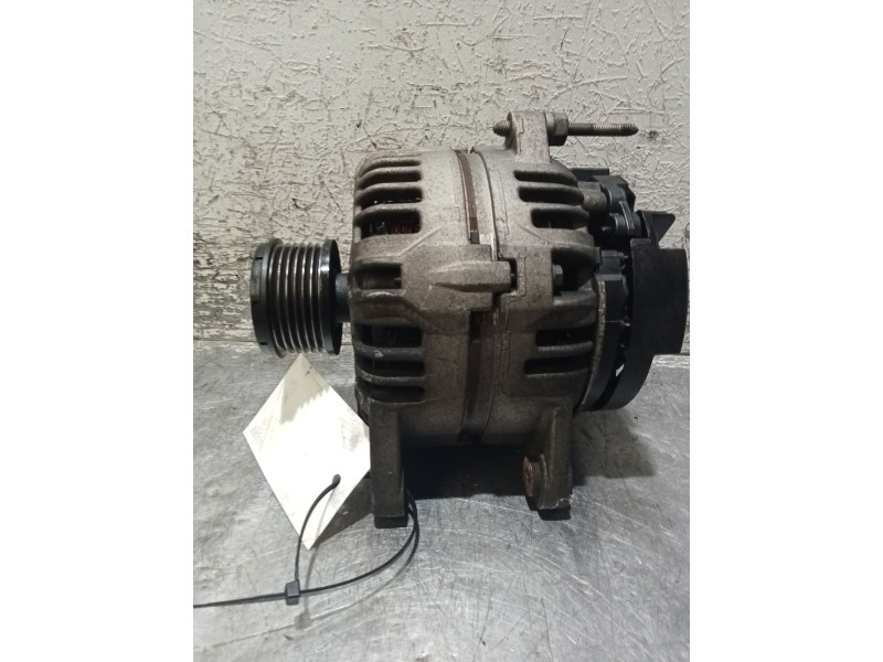 Recambio de alternador para renault clio iii (br0/1, cr0/1) 1.5 dci (br0h, cr0h, cr1s, br1s) referencia OEM IAM 0124425037 82003