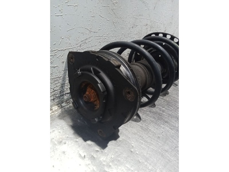 Recambio de amortiguador delantero izquierdo para renault clio iii exception referencia OEM IAM   