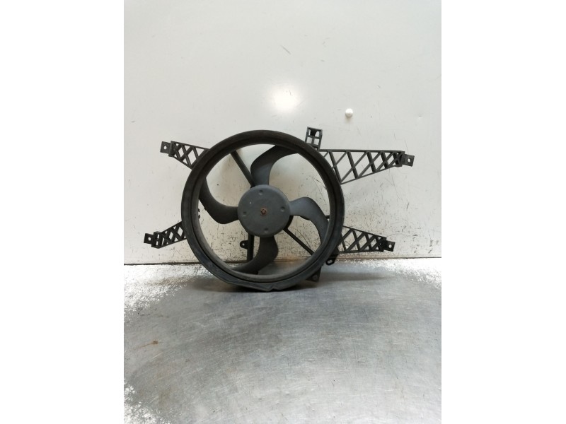 Recambio de electroventilador para renault clio iii exception referencia OEM IAM 8200748438 1832062000 