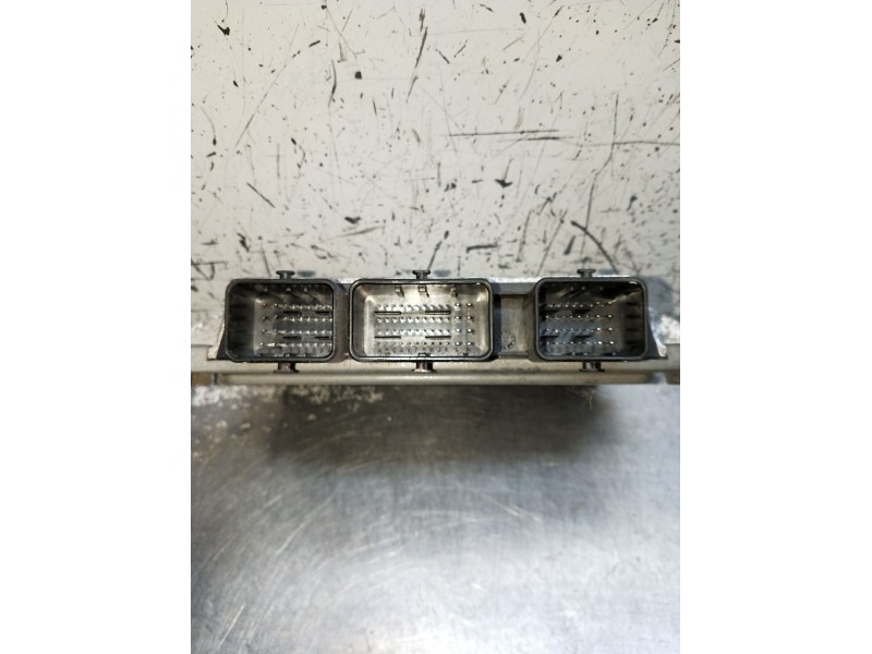 Recambio de centralita motor uce para renault clio iii exception referencia OEM IAM 8200522357 8200510536 S120200105A