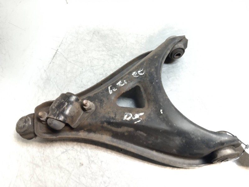 Recambio de brazo suspension inferior delantero derecho para renault 21 berlina (b/l48) referencia OEM IAM   
