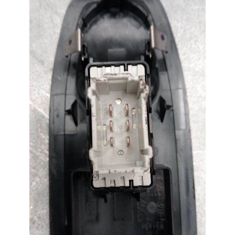 Recambio de mando elevalunas delantero derecho para peugeot 208 i (ca_, cc_) 1.4 hdi referencia OEM IAM 96751118ZD 14073 