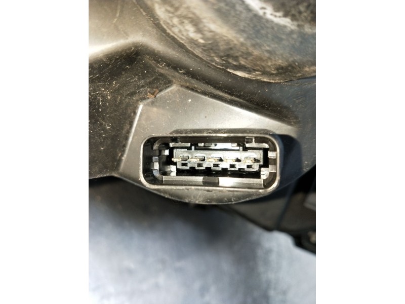 Recambio de faro izquierdo para renault clio iii exception referencia OEM IAM 8200943866  