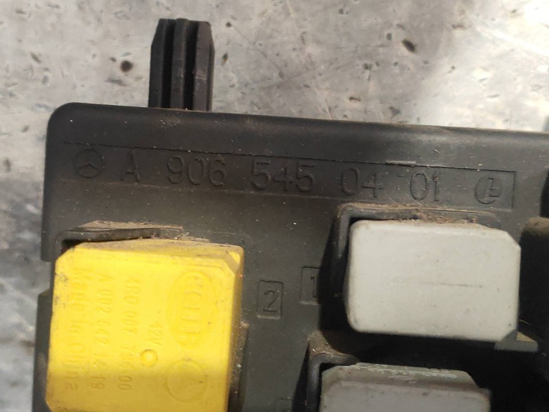 Recambio de caja reles / fusibles para volkswagen crafter caja cerrada caja cerrada 35 referencia OEM IAM A9065450401  