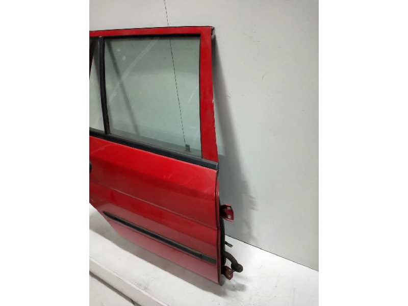 Recambio de puerta trasera derecha para mazda demio (dw) 1.5 cat referencia OEM IAM   