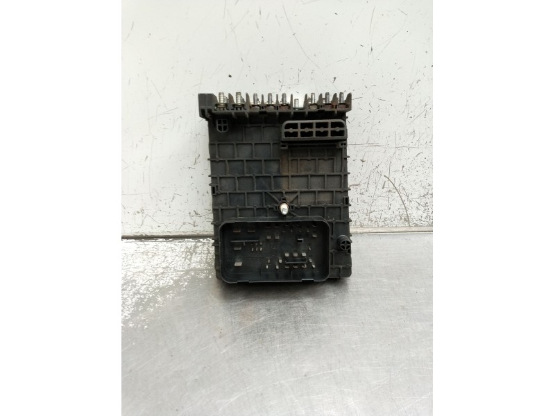 Recambio de caja reles / fusibles para volkswagen passat b6 (3c2) 2.0 tdi 16v referencia OEM IAM 3C0937125 63592777 