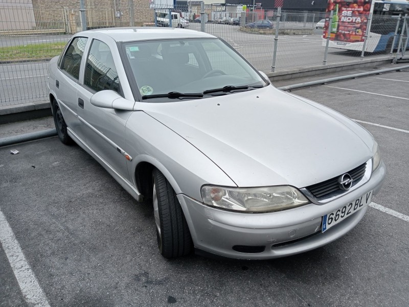 opel vectra b (j96) del año 2001