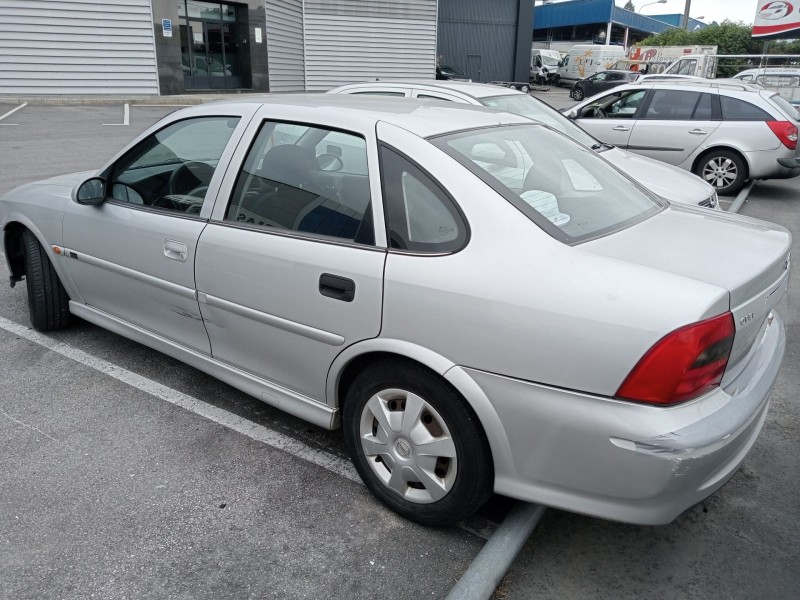 opel vectra b (j96) del año 2001
