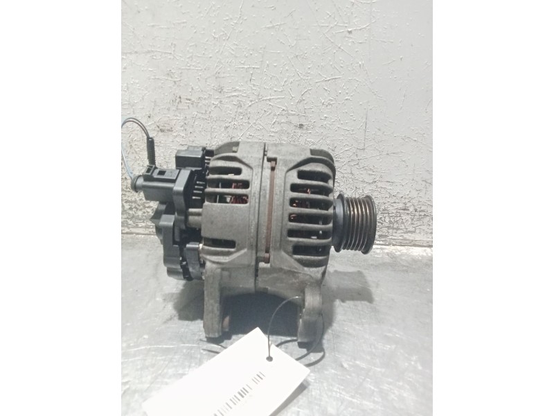 Recambio de alternador para seat ibiza ii (6k1) 1.4 i referencia OEM IAM 037903025L 0124315005086 BOSCH
