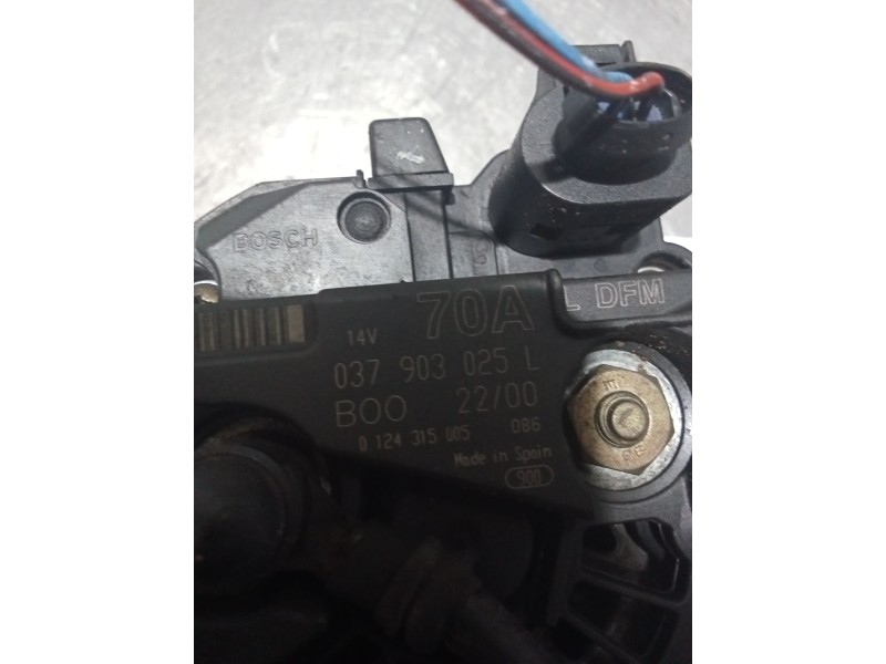 Recambio de alternador para seat ibiza ii (6k1) 1.4 i referencia OEM IAM 037903025L 0124315005086 BOSCH