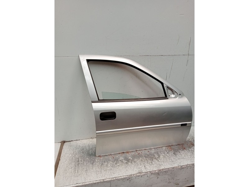 Recambio de puerta delantera derecha para opel vectra b (j96) 1.6 i 16v (f19) referencia OEM IAM  4P 