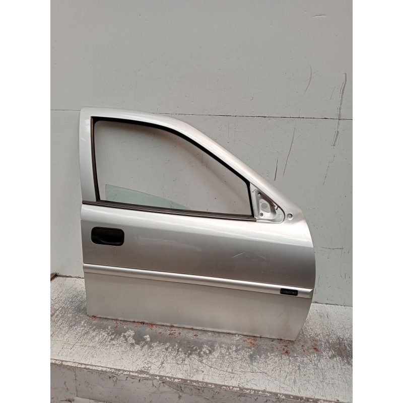 Recambio de puerta delantera derecha para opel vectra b (j96) 1.6 i 16v (f19) referencia OEM IAM  4P 