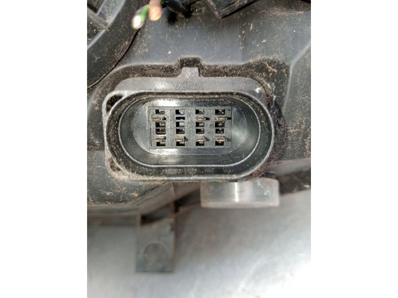 Recambio de faro derecho para seat ibiza ii (6k1) 1.4 i referencia OEM IAM 087585 67743749 