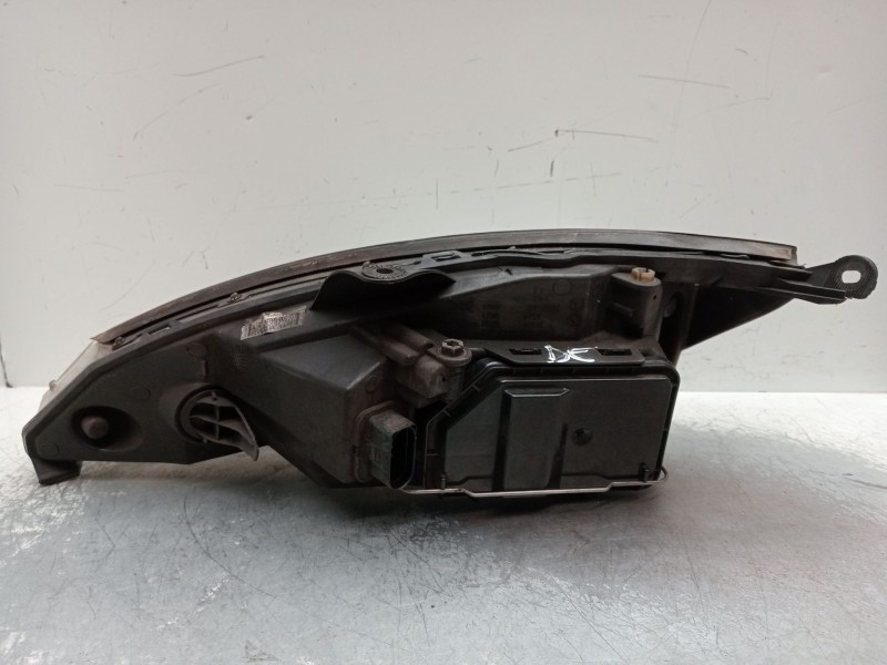 Recambio de faro derecho para ford focus i turnier (dnw) 1.8 turbo di / tddi referencia OEM IAM 2M5113W029  