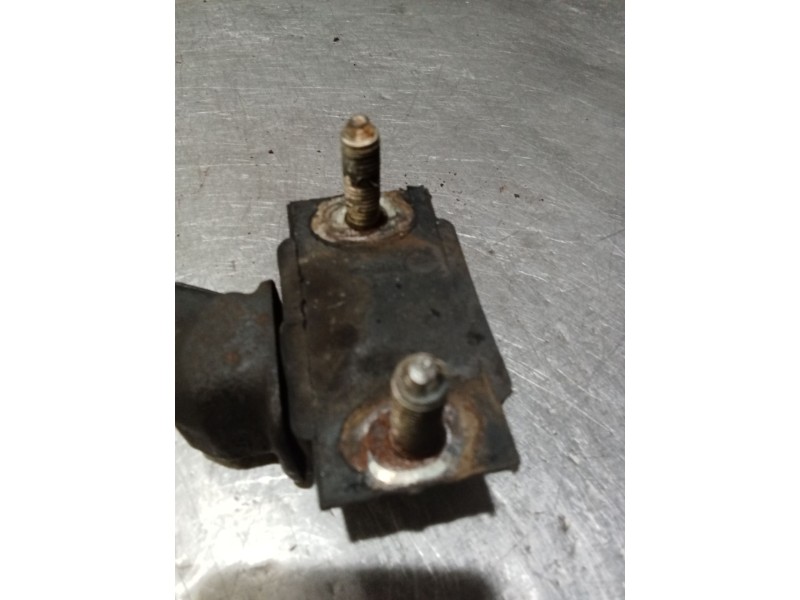 Recambio de brazo suspension inferior delantero derecho para peugeot 106 i (1a, 1c) 1.4 d referencia OEM IAM   