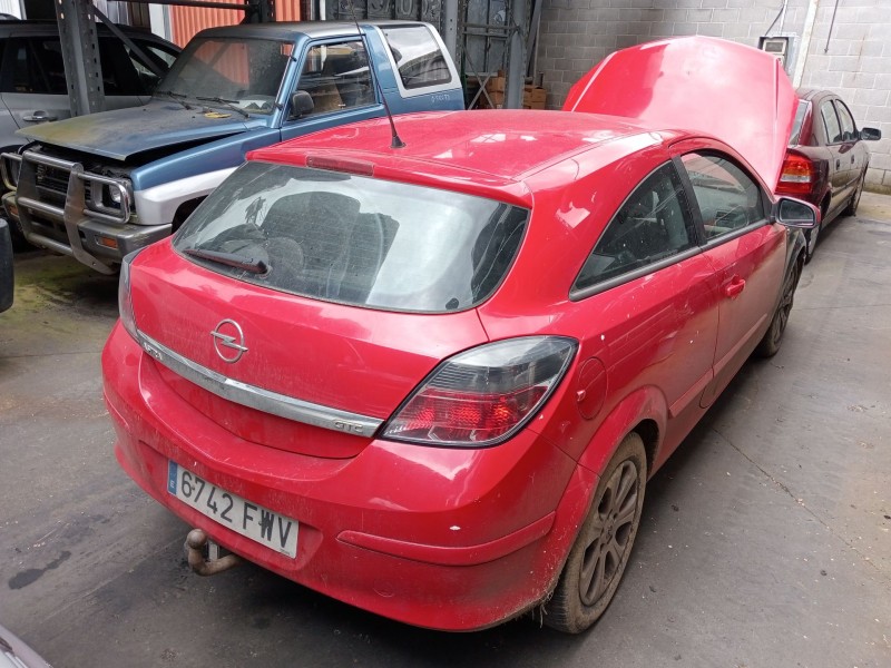 opel astra h gtc (a04) del año 2007