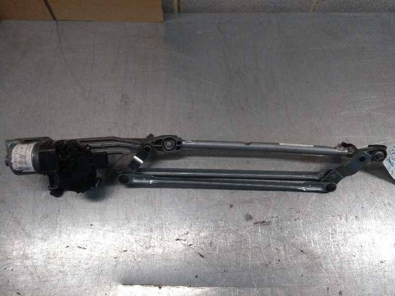 Recambio de motor limpia delantero para ford focus berlina (cap) 1.6 16v cat referencia OEM IAM 0390241731 4M5117508AA 339702085