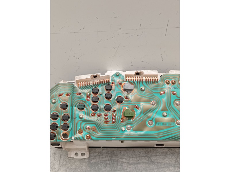 Recambio de cuadro instrumentos para mazda 626 iv hatchback (ge) 2.5 24v (ge5p) referencia OEM IAM 1812007537 HGA2H 