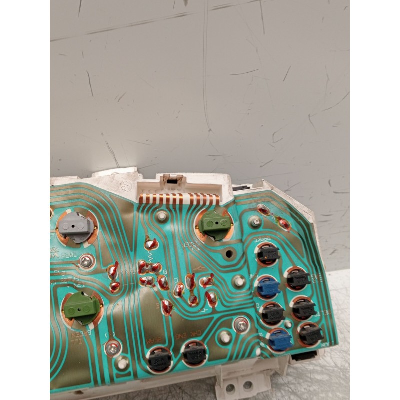 Recambio de cuadro instrumentos para mazda 626 iv hatchback (ge) 2.5 24v (ge5p) referencia OEM IAM 1812007537 HGA2H 