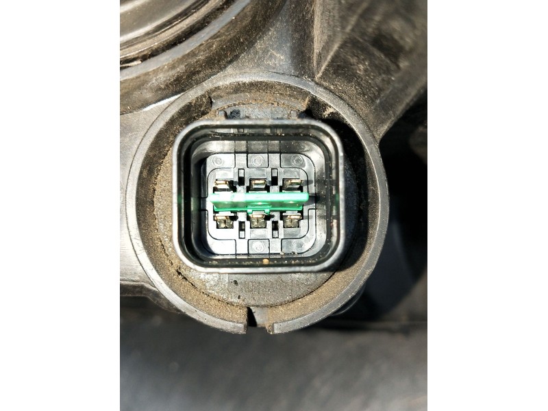 Recambio de faro derecho para kia sorento i (jc) 2.5 crdi referencia OEM IAM 921023E5XX  