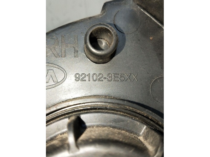 Recambio de faro derecho para kia sorento i (jc) 2.5 crdi referencia OEM IAM 921023E5XX  