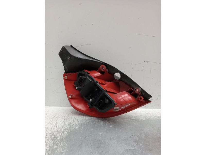 Recambio de piloto trasero derecho para renault clio iii (br0/1, cr0/1) 1.5 dci (br0h, cr0h, cr1s, br1s) referencia OEM IAM   