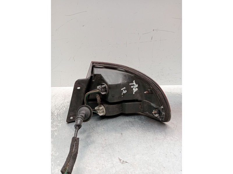 Recambio de piloto trasero izquierdo para mazda 626 iv hatchback (ge) 2.5 24v (ge5p) referencia OEM IAM 2VP937655  