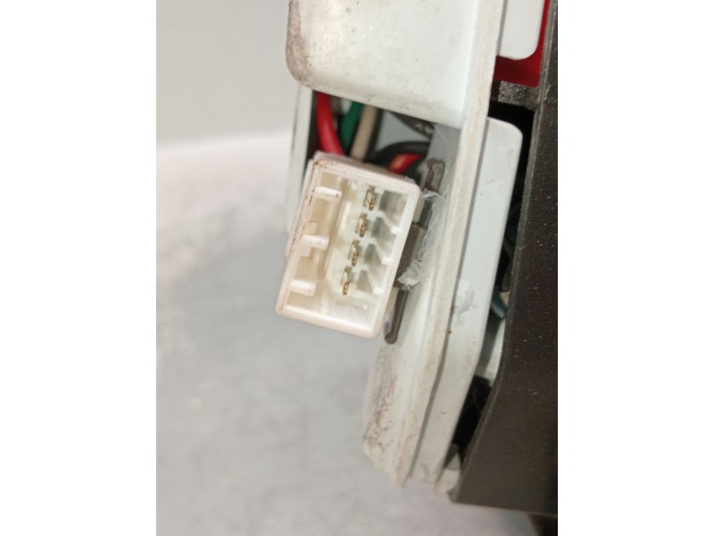 Recambio de piloto trasero derecho interior para mazda 626 iv hatchback (ge) 2.5 24v (ge5p) referencia OEM IAM 2VP937660  