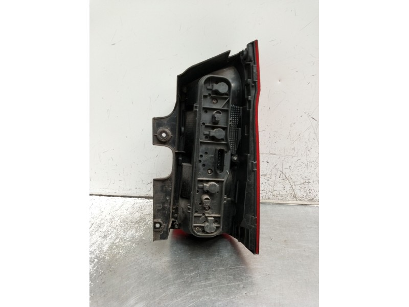 Recambio de piloto trasero izquierdo para mercedes-benz clase v (w447) v 200 cdi / d (447.811, 447.813, 447.815) referencia OEM 