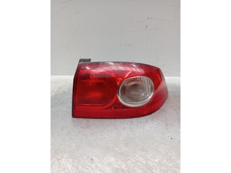 Recambio de piloto trasero derecho para renault laguna ii (bg0/1_) 1.9 dci (bg08, bg0g) referencia OEM IAM   