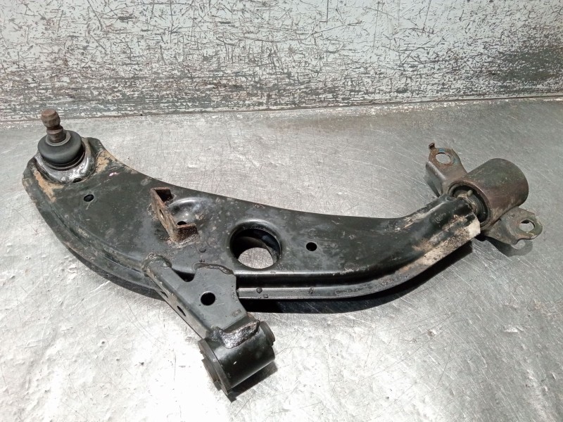 Recambio de brazo suspension inferior delantero derecho para mazda 626 iv hatchback (ge) 2.5 24v (ge5p) referencia OEM IAM   
