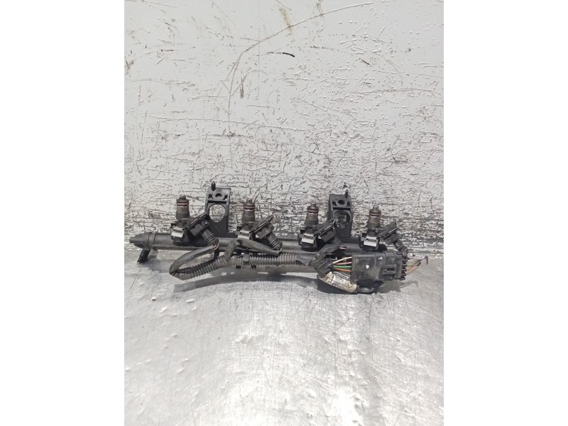 Recambio de rampa inyectora para renault clio iii exception referencia OEM IAM 8200367230  