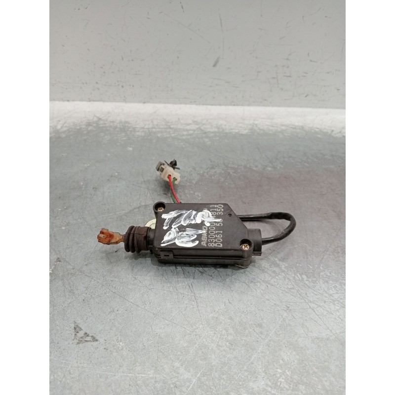 Recambio de motor cierre centralizado trasero derecho para mazda 626 iv hatchback (ge) 2.5 24v (ge5p) referencia OEM IAM 8300008