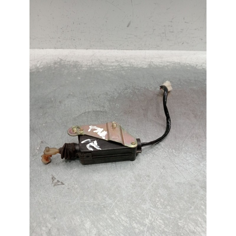 Recambio de motor cierre centralizado trasero izquierdo para mazda 626 iv hatchback (ge) 2.5 24v (ge5p) referencia OEM IAM 83000