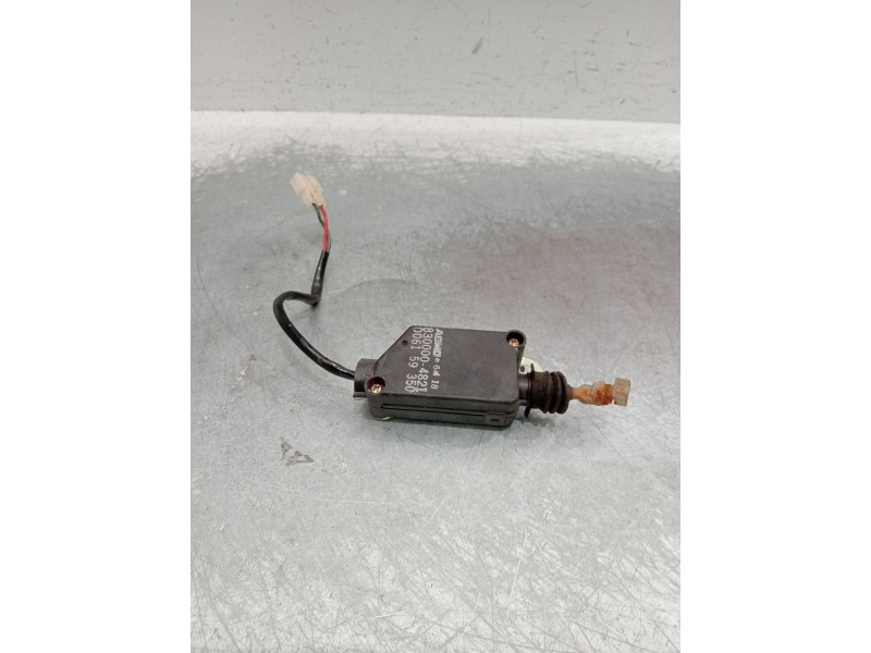 Recambio de motor cierre centralizado trasero izquierdo para mazda 626 iv hatchback (ge) 2.5 24v (ge5p) referencia OEM IAM 83000