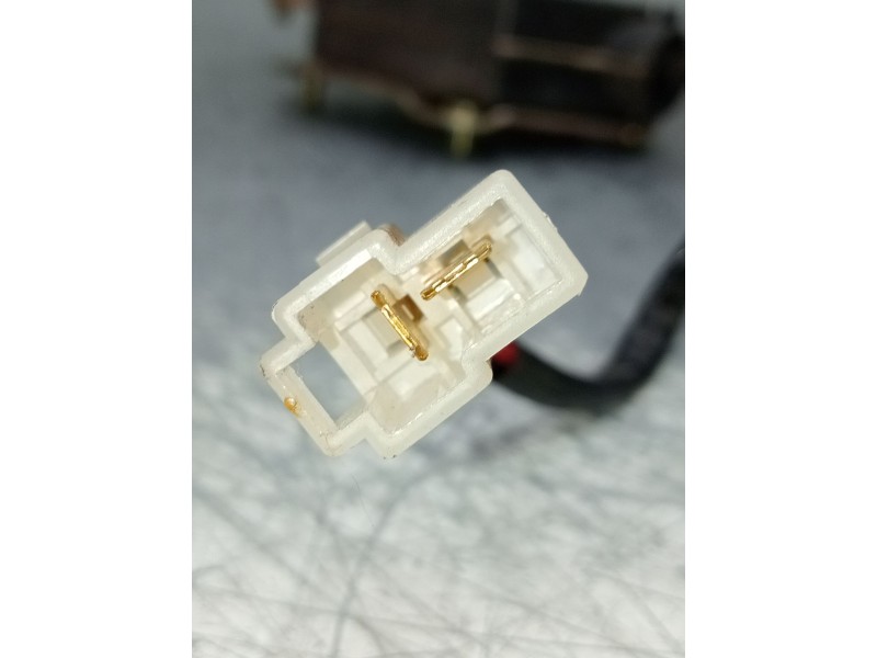 Recambio de motor cierre centralizado trasero izquierdo para mazda 626 iv hatchback (ge) 2.5 24v (ge5p) referencia OEM IAM 83000