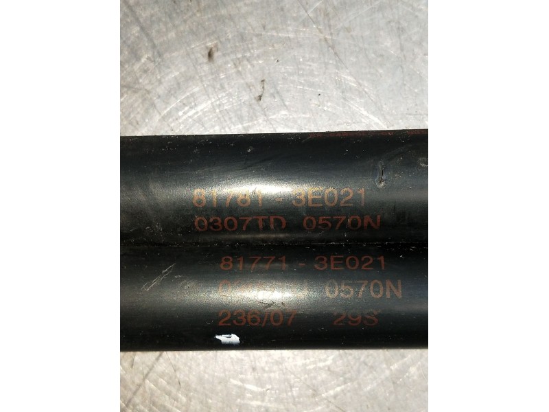 Recambio de amortiguadores maletero / porton para kia sorento i (jc) 2.5 crdi referencia OEM IAM 817813E021 817713E021 